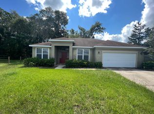 447 Cierra Oaks Cir, Lady Lake, FL 32159