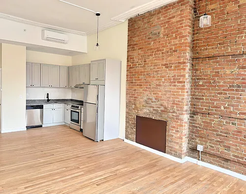 132 1st St Photo 1