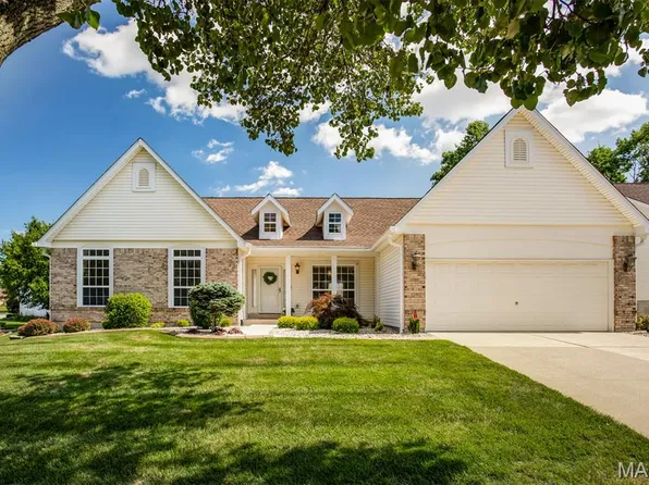 3555 Somerset Hills Dr, Saint Charles, MO 63303