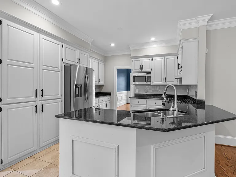 101 Hollingwood Dr — Photo 11