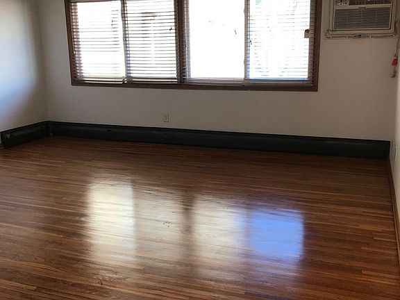 4th image of 625 E 18th St #208