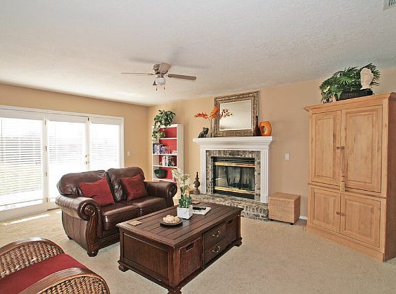 5th image of 3694 N Lakegrove Pl