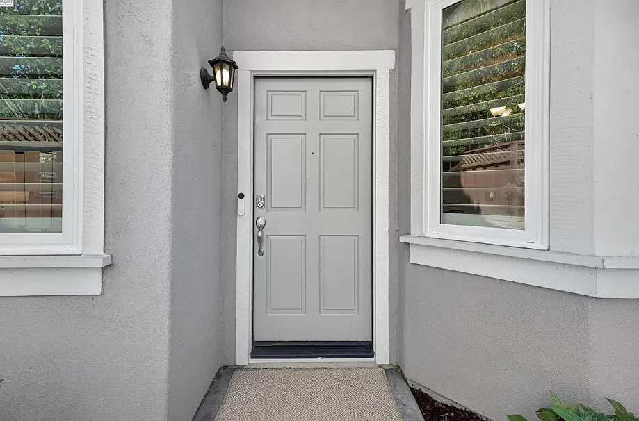 4 bed, 1865 sqft, $4,200 — Photo 2