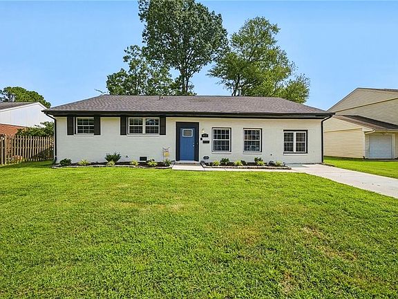 3rd image of 812 Chatsworth Dr