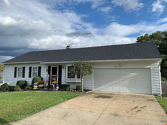 2nd image of 1614 Crestmont Cir