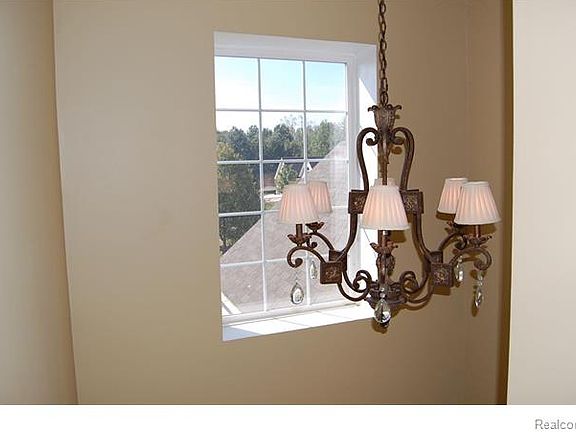 4th image of 5076 Clintonville Pines Dr #1