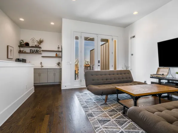 1029 Cheatham Pl, Nashville, TN 37208