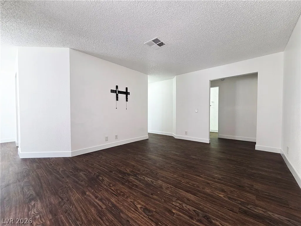 2 bed, 2.0 bath, 1074 sqft, $1,500 — Photo 4