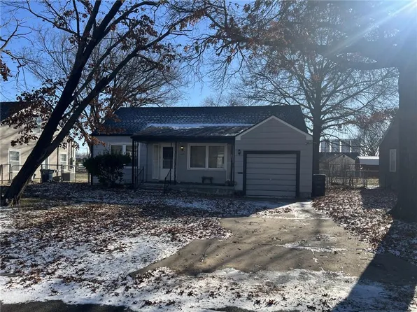 605 W Hickory St, Independence, KS 67301
