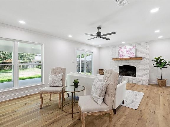 4th image of 527 Cambronne St