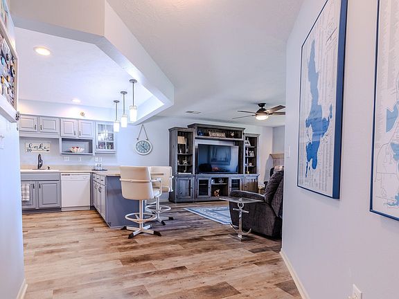 5th image of 1605 Chalstrom Beach Rd #103