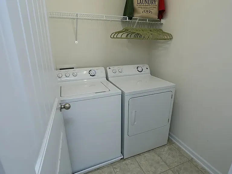 131 Holly Berry Ln — Photo 16