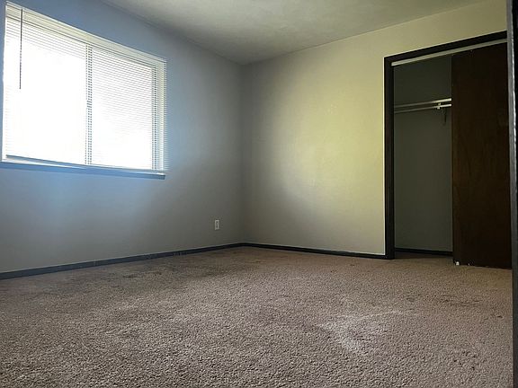 3rd image of 1616 W 42nd St APT 9-13