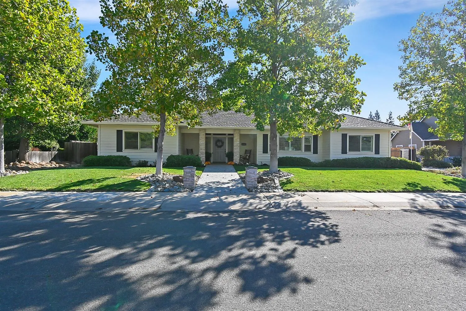 2293 Perry St photo 1