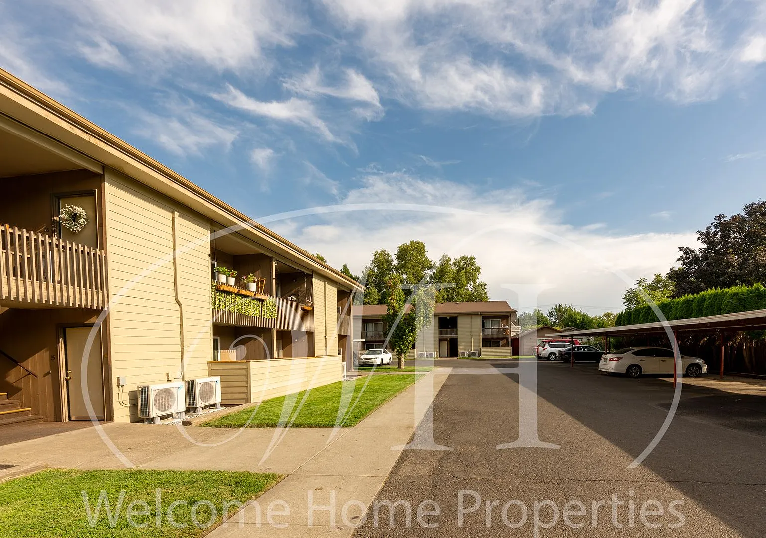 Redwood Apartments — Photo 4