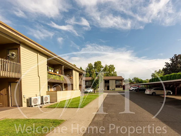 420 Catherine St — Photo 4