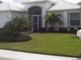 2050 Embarcadero Way, North Fort Myers, FL 33917