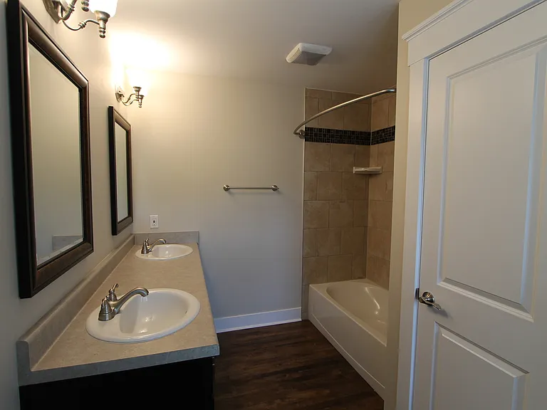 307 S 50th St — Photo 17
