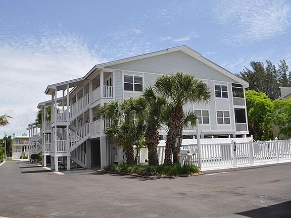 2nd image of 1460 Gulf Blvd Unit 8