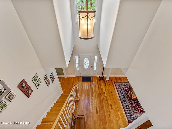 5th image of 2102 Ladner Rd NE