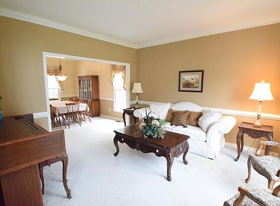 5th image of 10084 Poplar Hall Ct