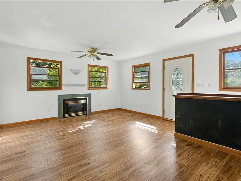 18 Maplewood Dr — Photo 23