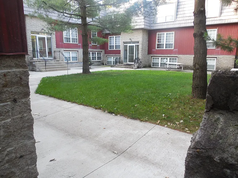 727 18th St #10 — Photo 7