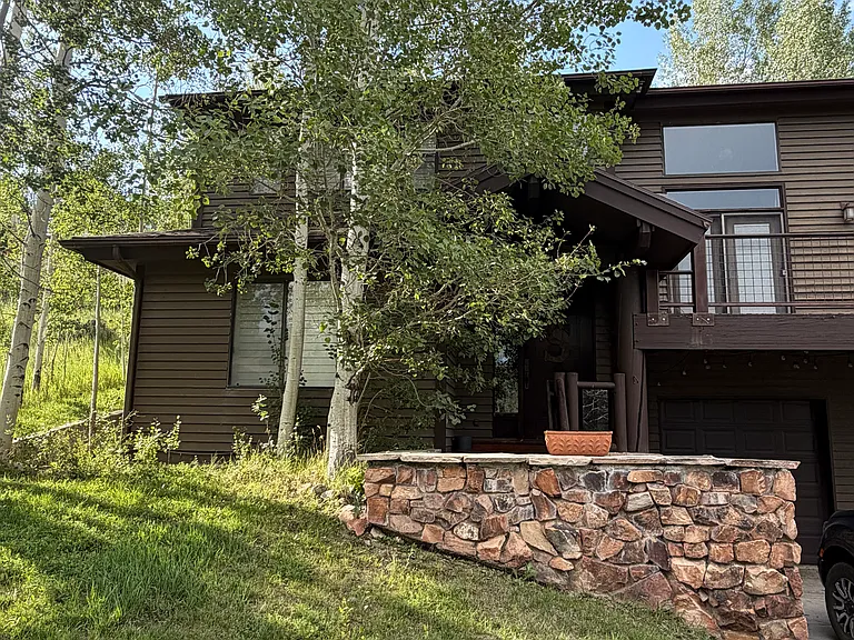 4064 Sunrise Dr — Photo 1