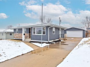 980 Orchard Rd, Marion, IA 52302