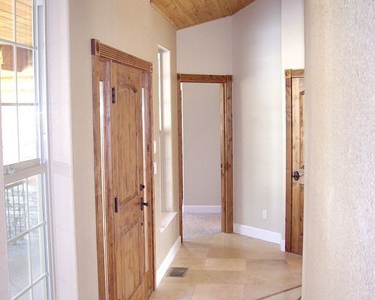 3rd image of 214 Creekhaven Dr