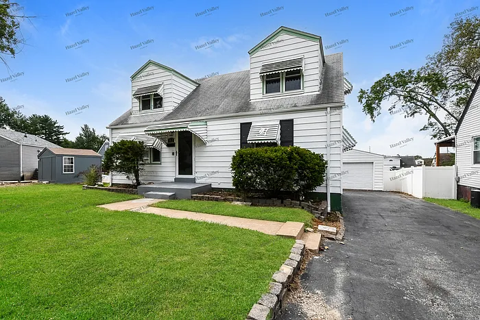 3 bed, 2.0 bath, 1490 sqft, $1,645 — Photo 4