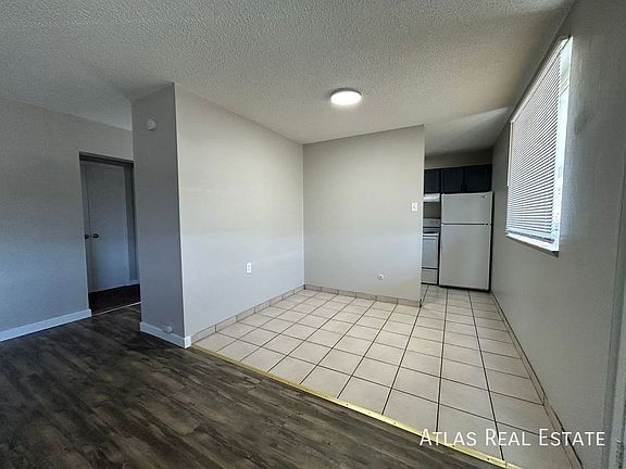 3rd image of 1802-1806 E Lasalle St #12