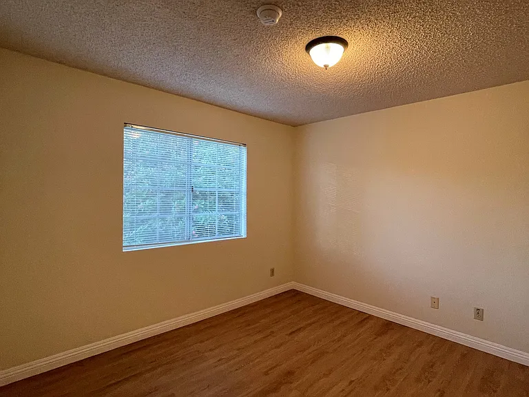 168 N Catalina Ave #102 — Photo 6