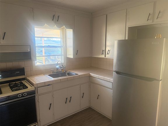 2nd image of 106 Mildred St