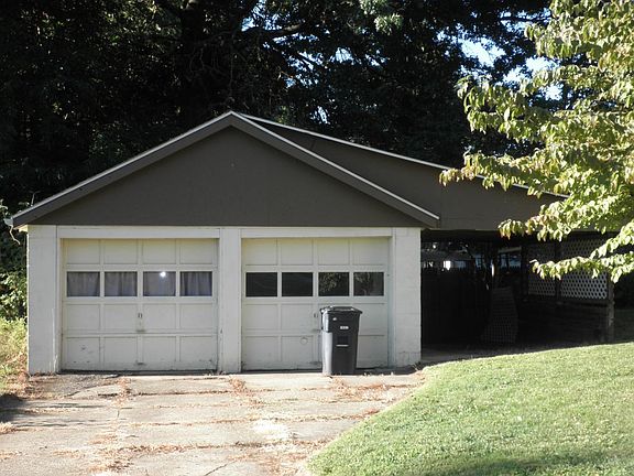3rd image of 2906 Trenton Rd