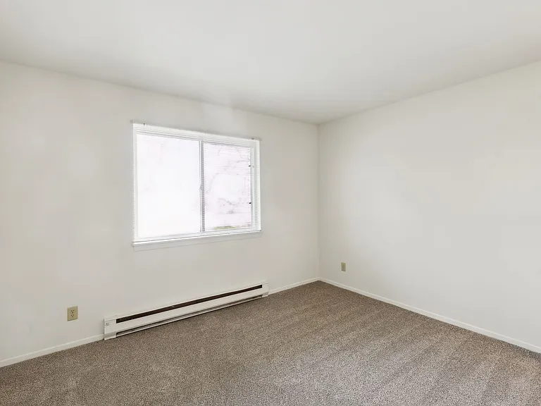 Country Meadows Apartments — Photo 39