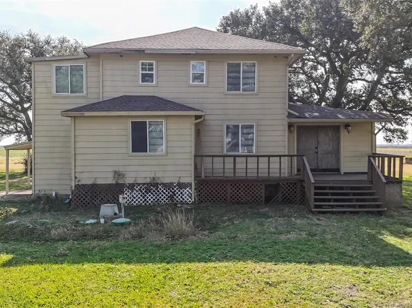 676 County Road 426, El Campo, TX 77437