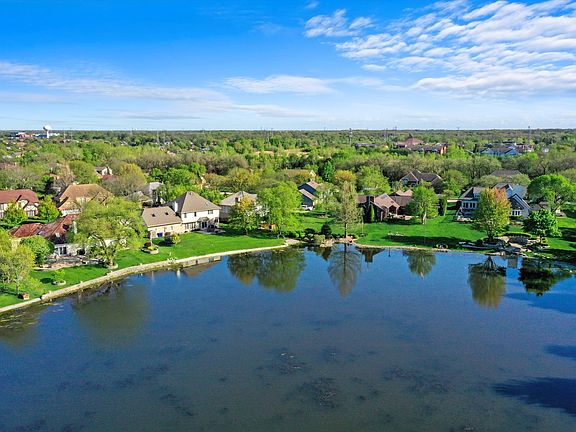 4th image of 642 Lake Trail Dr