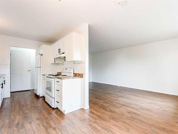 4th image of 2906 S Doverville Cres SE