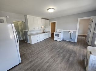 105 2nd St #6, Auburn, ME 04210