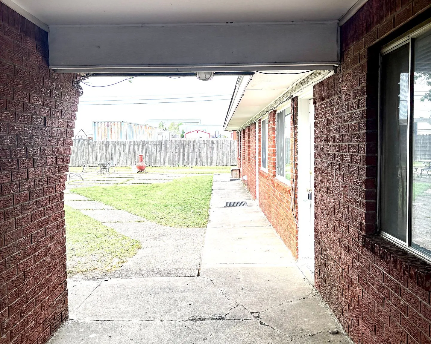Americana Apartments — Photo 1