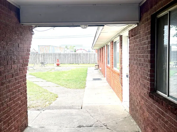 Americana Apartments