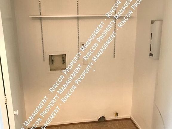 3rd image of 584 Wyeth Ln