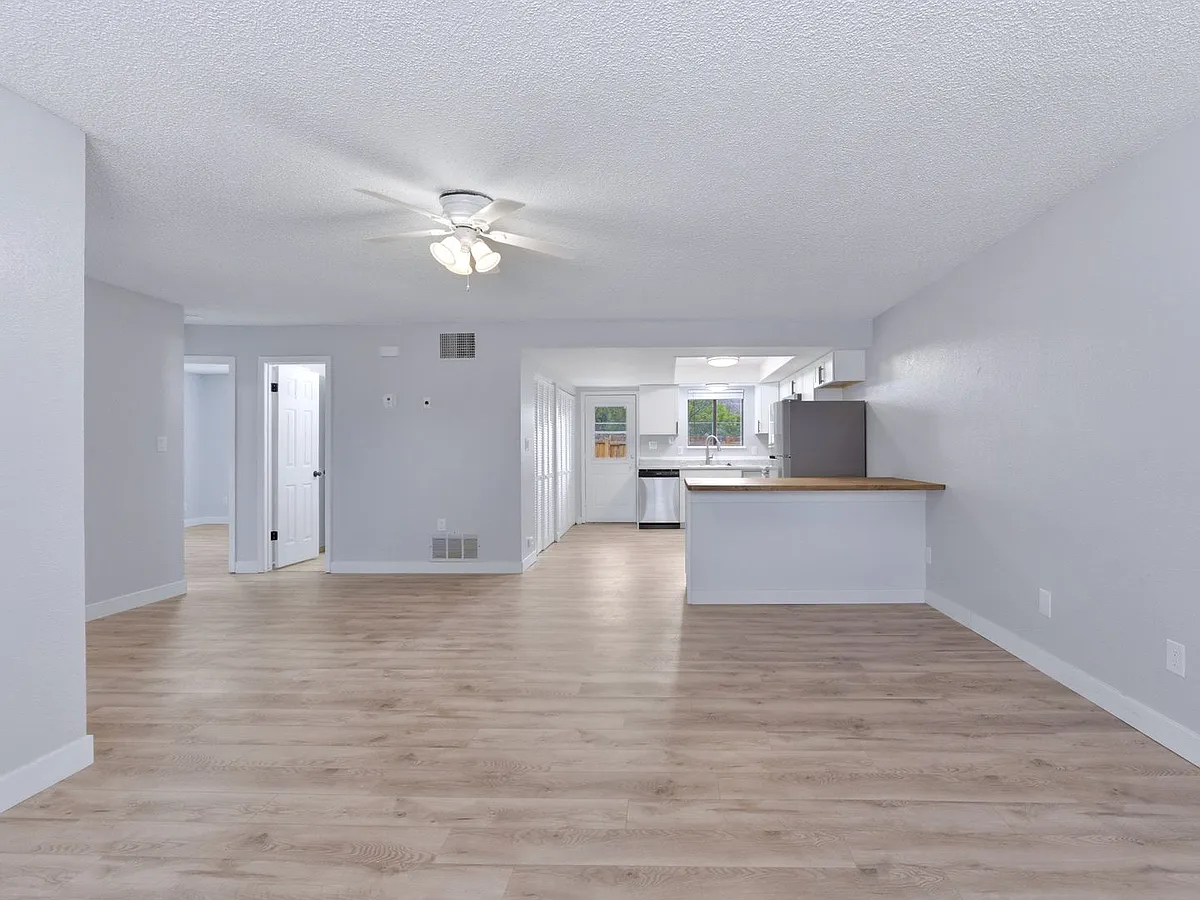 Building Photo - 951 Iowa Ave #1