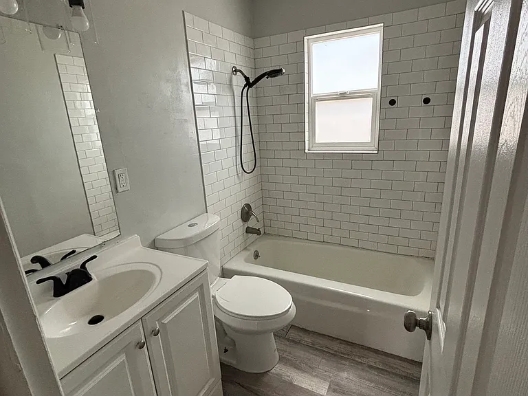 2130 E 6th St #2130 — Photo 9