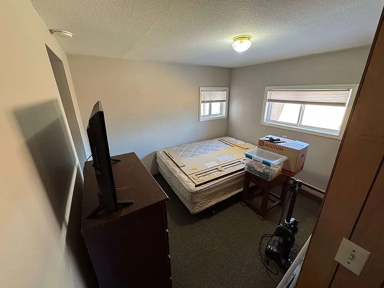 524 1/2 Hansina Ave — Photo 5