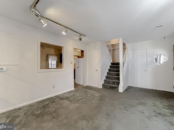 5th image of 722 Caroline Dr