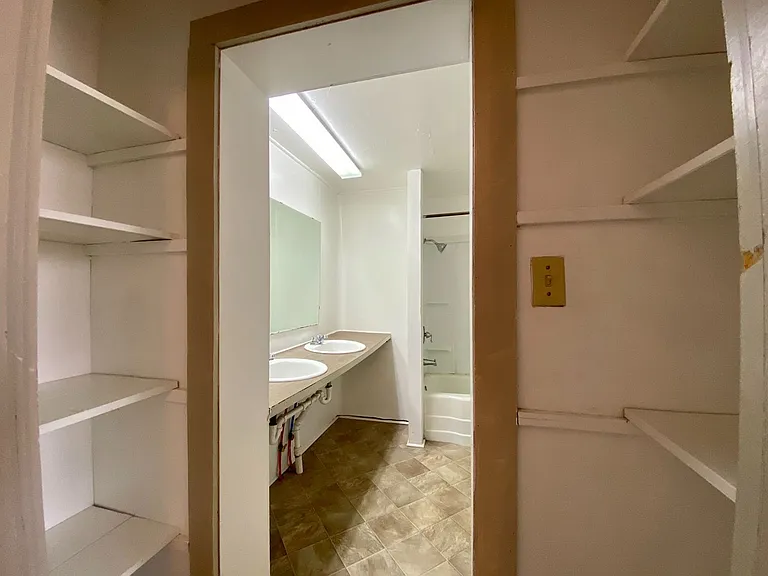 118 W Water St — Photo 12