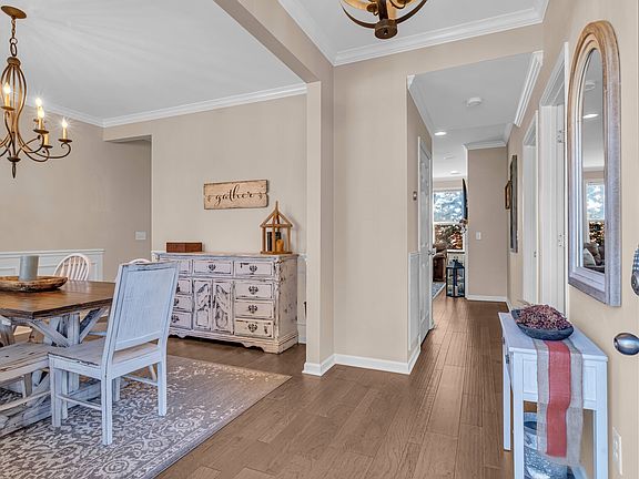 4th image of 714 Crestmark Dr