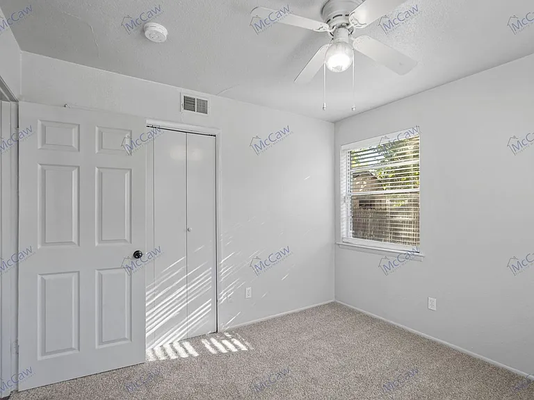 3204 Caribbean Dr — Photo 10